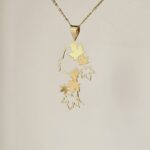 پلاک آویز طرح دختر پاییز